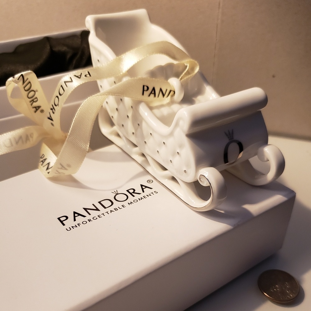 Pandora Sleigh Ornament - Picture 2 of 8